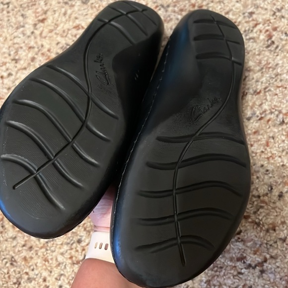 Clarks Ashland Lily black leather flats 9M - Picture 2 of 3